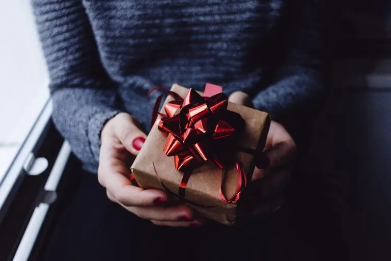 Soñar con recibir un regalo