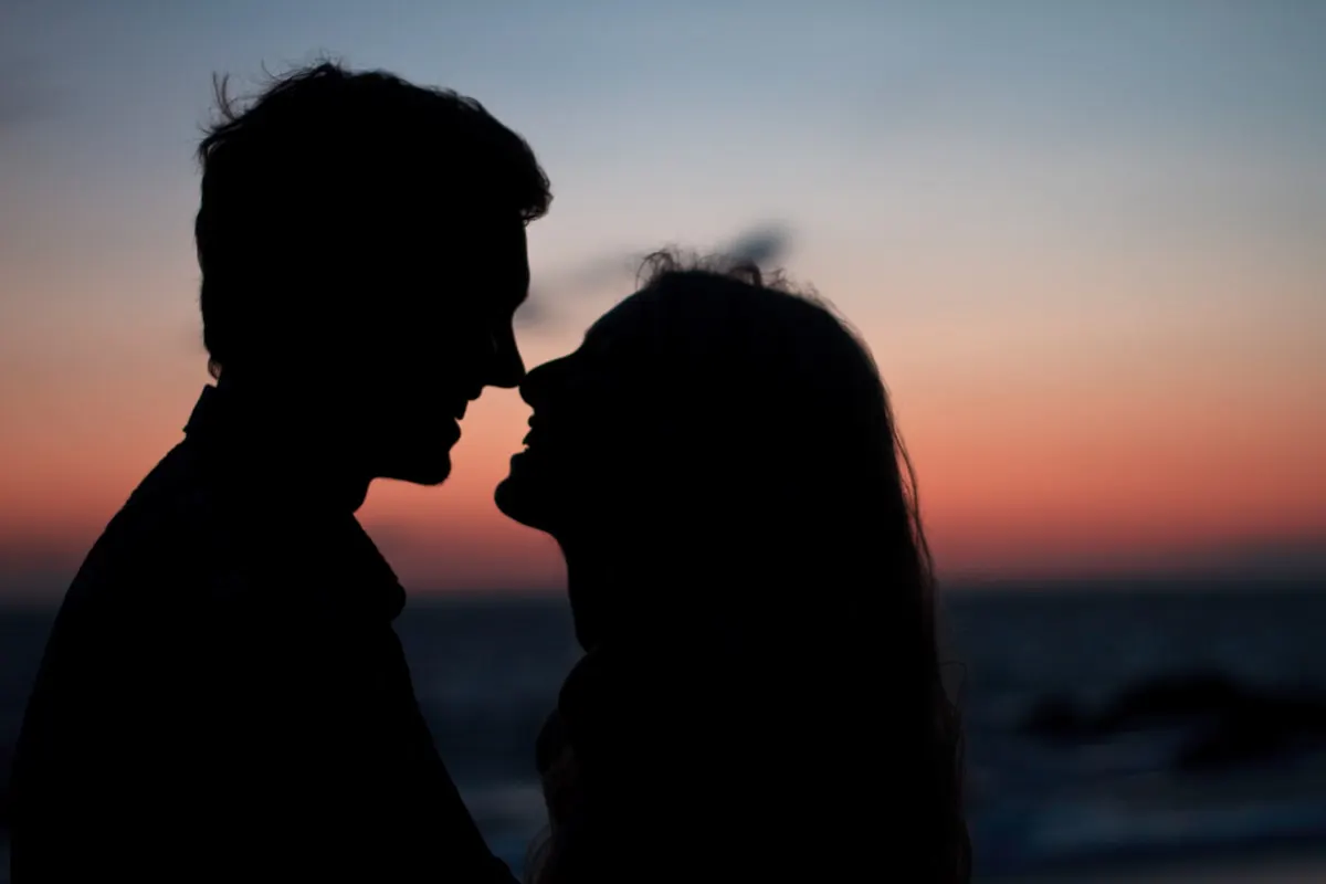 Soñar con alguien que te besa