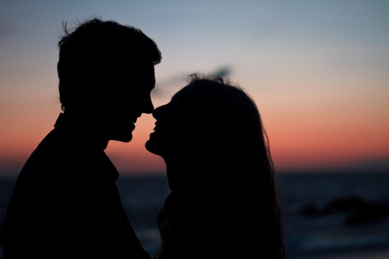 Home Soñar con alguien que te besa