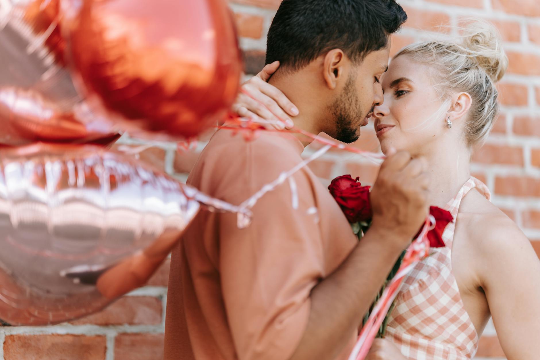 Cómo enamorar a una mujer escorpio de más de 40 años — pareja