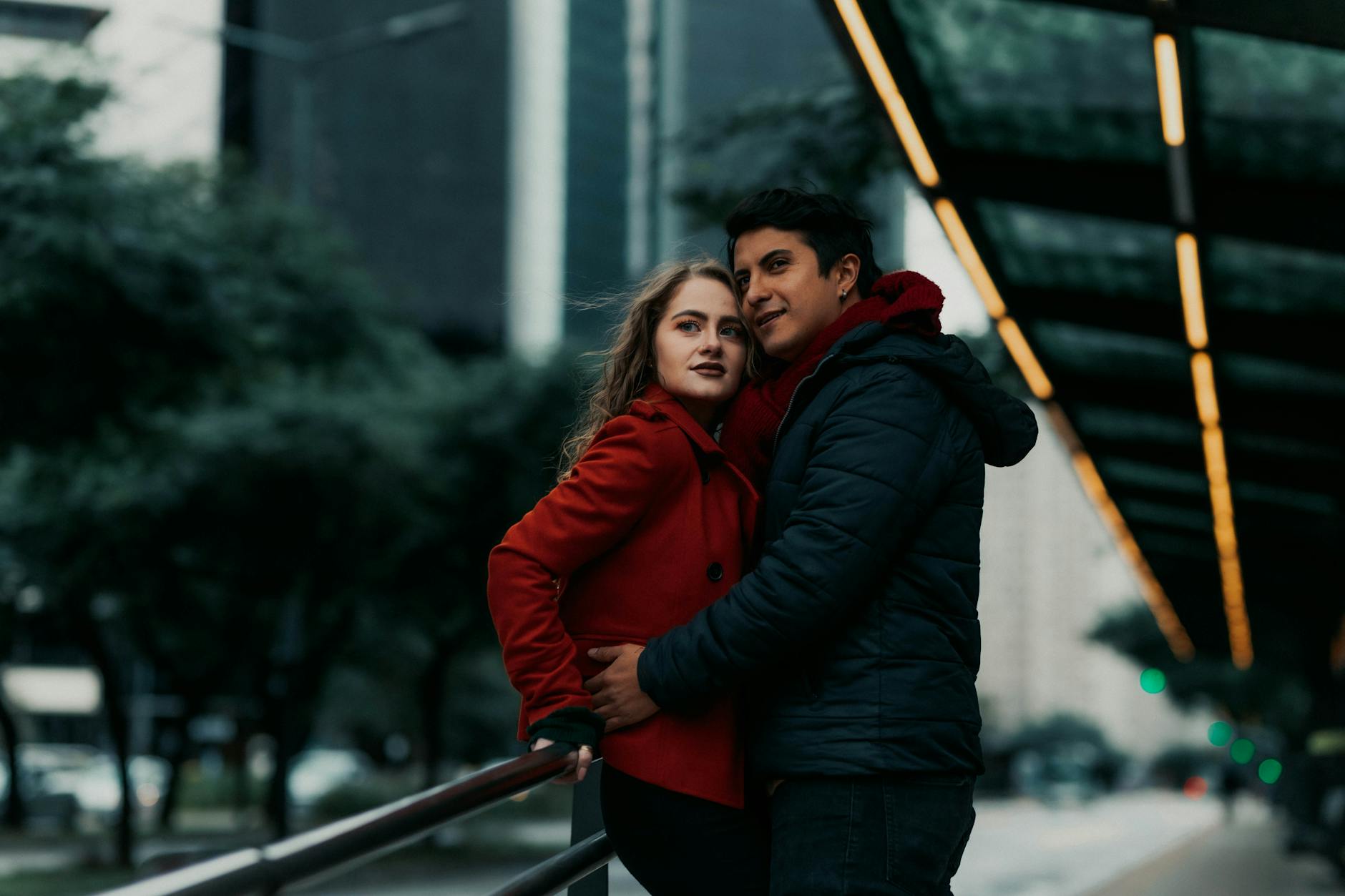 Compatibilidad Leo y Virgo: El brillo y el perfeccionismo unidos — pareja