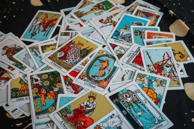 ¿Es malo leerte el tarot a ti mismo? Mitos y verdades ¿Es malo leerte el tarot a ti mismo? Mitos y verdades