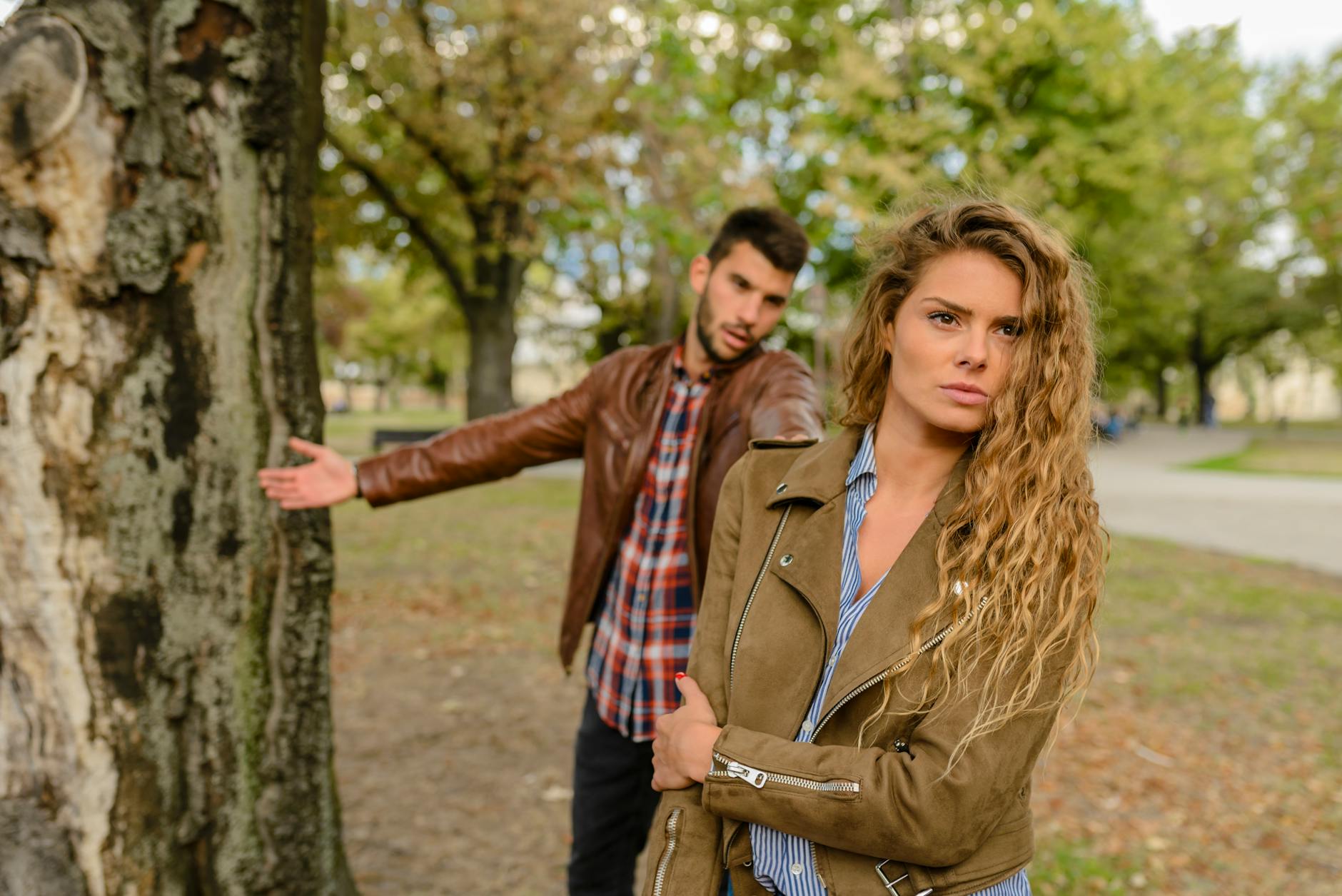 ¿Géminis es Infiel? Cómo se Comporta Cuando Engaña a su Pareja — retrato de mujer