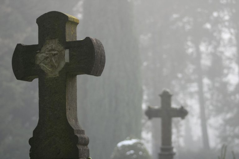 soñar con un cementerio