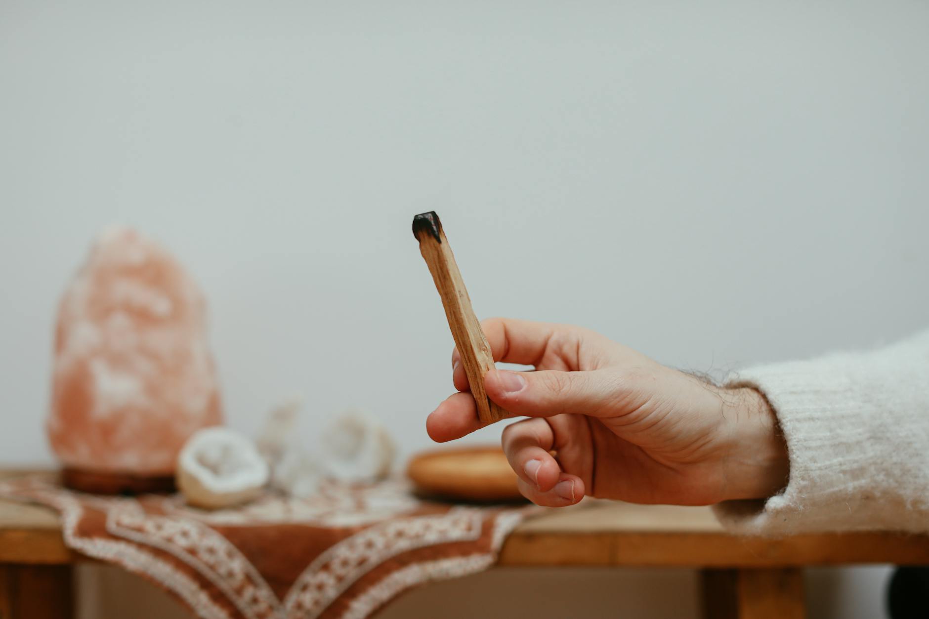 Palo santo para limpieza espiritual del hogar