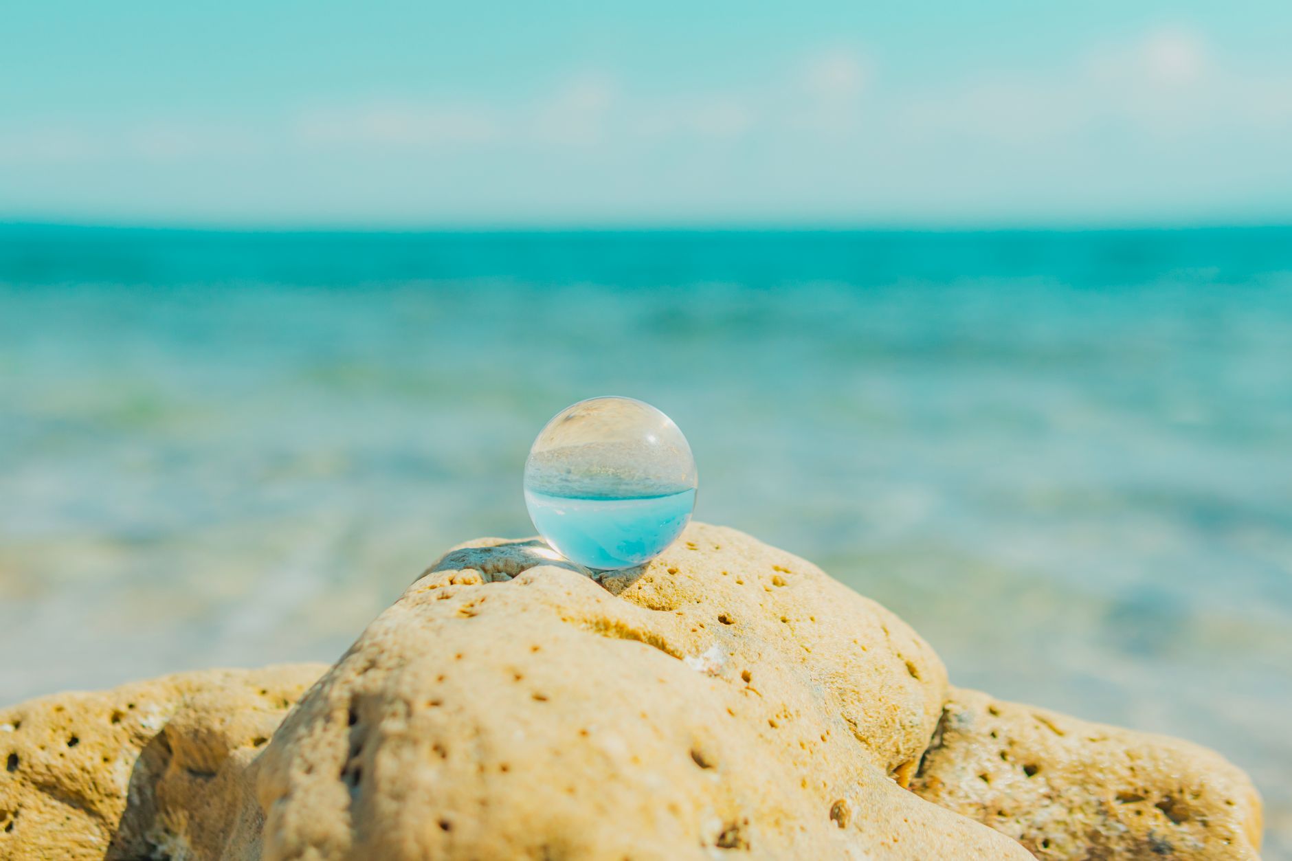 Aguamarina: significado espiritual, calma y protección Aguamarina para meditación, garganta e intuición